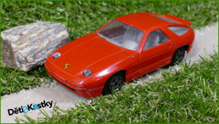 Angličák Bburago 1:43 - Porsche 928 S4