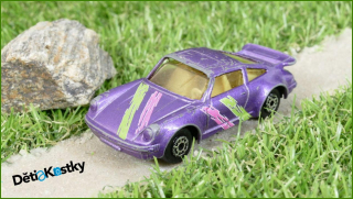 Kovový Model Autíčko Maisto Porsche 911 Turbo - kola horší, špatně se točí, promáčklá střecha