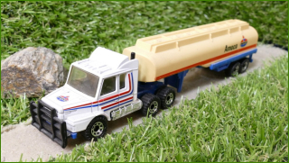 Autíčko Matchbox Convoy Scania - Petrol Tanker - zažloutlý návěs