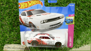 Angličák Model Autíčka Hot Wheels Dodge Challenger Drift Car (HW DRIFT)