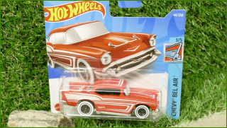 Angličák Model Autíčka Hot Wheels ´57 Chevy (CHEVY BEL AIR)