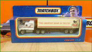 Model Matchbox Convoy CY-27 - Mack CH600 - Mack Trucks Trailer - Prasklinky Plastu Krabičky