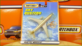 Matchbox Model Letadla Skybusters - American Airlines 767 - zabarvený plastový obal