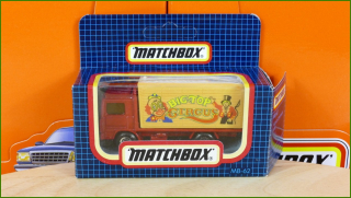 Autíčko Angličák Matchbox MB-62 - Volvo Container Truck - zažloutlá levá strana kontejneru