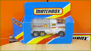 Matchbox Model Autíčka Peterbilt Shell - zabarvená cisterna