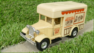 Model Autíčka Welly 1:34 - No.9360