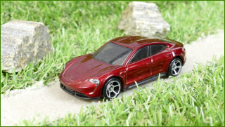 Model Autíčka Hot Wheels Porsche Taycan Turbo S