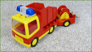 Lego Duplo nákladní auto vyklápěcí s vozíkem - drobné prohnutí bočnice vozíku