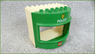 Lego Duplo policejní stanice - prasklinka bílé stěny