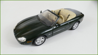 Model Maisto 1:18 - Jaguar XK8 - Viz Popis