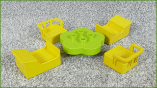 Lego Duplo stůl se židličkami
