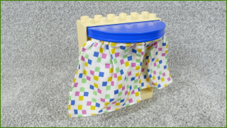Lego Duplo stěna se záclonkou