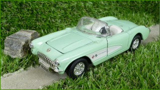 Model Autíčka Sunnyside 1957 Corvette (SS 5709) - natahovací, chybí přední pravý nárazník, horší sklo.