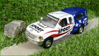 Model Autíčka Realtoy Ford F-150 - chybí jedno zadní světlo