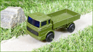 Autíčko Matchbox Superfast Mercedes Truck