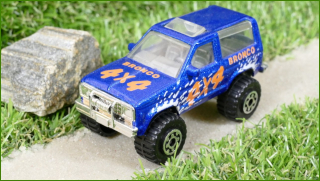 Autíčko Matchbox Ford Bronco II