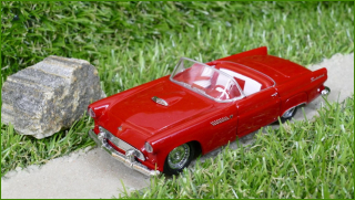 Autíčko Matchbox Dinky 1955 Ford Thunderbird