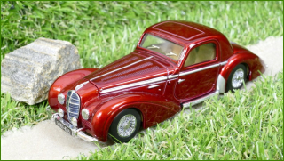 Autíčko Matchbox Dinky 1948 Delahaye 145 Chapron