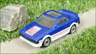 Autíčko Matchbox Toyota MR2 (Lasers)