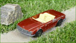 Autíčko Matchbox No.8 - Mercedes 350 SL - bez střechy a předního skla