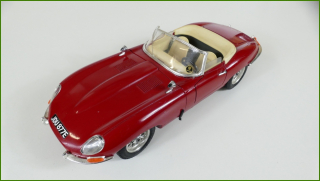 Kovový Model Bburago 1:18 - Jaguar "E" (1961) - Viz Popis