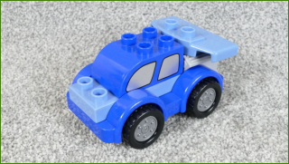 Lego Duplo autíčko s křídlem a motorem