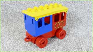 Lego Duplo vagonek s korbami pro cestující