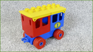 Lego Duplo vagonek s korbami pro cestující