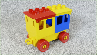 Lego Duplo vagonek s korbami pro cestující
