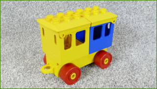 Lego Duplo vagonek s korbami pro cestující