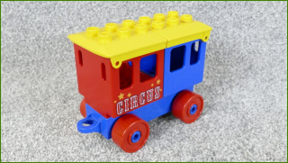 Lego Duplo vagonek s korbami pro cestující