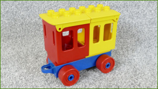 Lego Duplo vagonek s korbami pro cestující