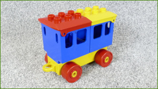 Lego Duplo vagonek s korbami pro cestující