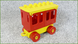 Lego Duplo vagonek s korbami pro cestující