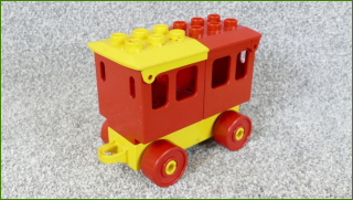 Lego Duplo vagonek s korbami pro cestující
