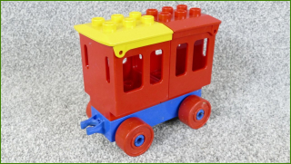 Lego Duplo vagonek s korbami pro cestující