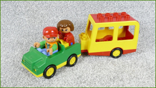 Lego Duplo autíčko s karavanem