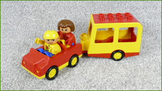 Lego Duplo autíčko s karavanem