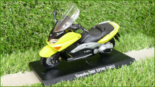 Model Replika Motorka 1:18 - Yamaha 2001 XP500 TMAX