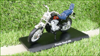 Model Replika Welly Motorka 1:18 - Honda Steed 600