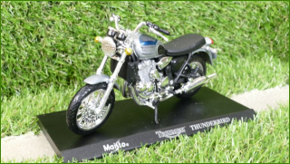Model Replika Maisto Motorka 1:18 - Triumph Thunderbird