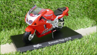 Model Replika Maisto Motorka 1:18 - Kawasaki Ninja ZX-7R