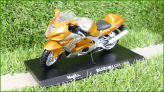 Model Replika Maisto Motorka 1:18 - Suzuki GSX 1300R