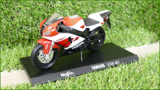 Model Replika Maisto Motorka 1:18 - Yamaha YZF-R7