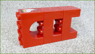 Lego Duplo kostky podstavce - škráblé