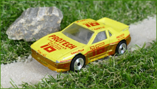 Autíčko Matchbox Pontiac Fiero