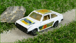 Autíčko Matchbox No.9 Ford Escort RS2000 (Lesney)