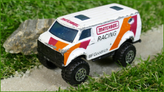Autíčko Matchbox 4x4 Chevy Van