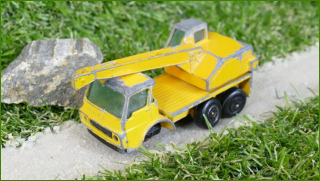 Model Autíčka Matchbox Dodge Crane Truck - bez předních kol, horší nápravy