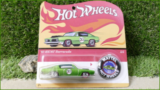 Angličák Model Autíčka Hot Wheels ´67 Hemi Barracuda (Redline) - Zřejmě prasklá přelepená krabička